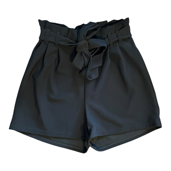 Shosho Black Paperbag Waist Shorts – Size M - Picture 1 of 3